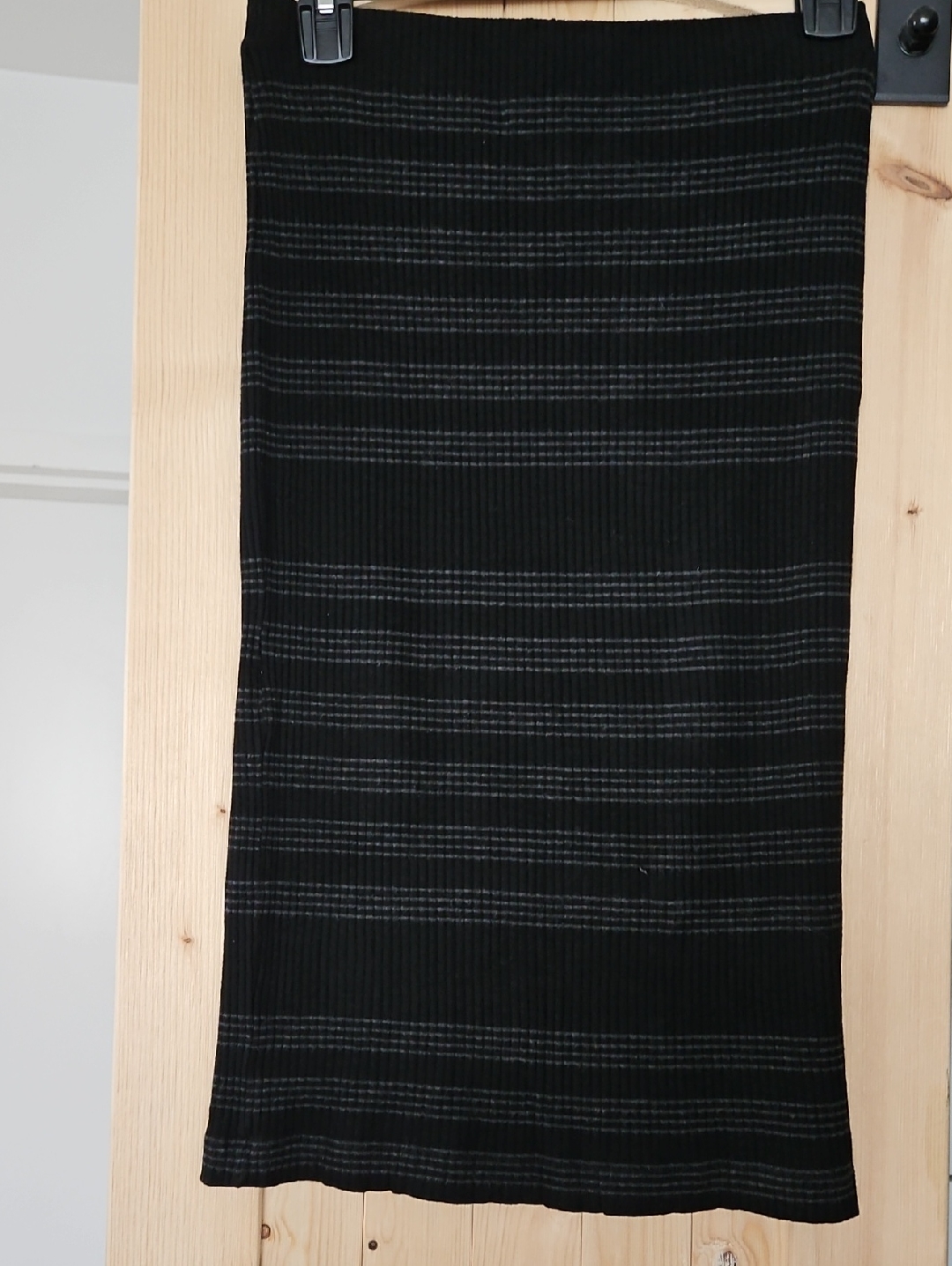 Three Dots Black Ribbed Knit Midi Skirt With Subtle Stripes